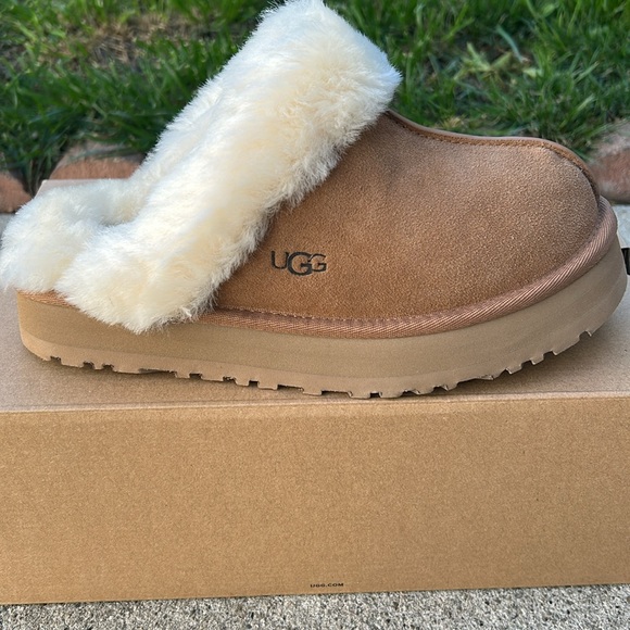 UGG Tan and Cream Women's Slippers - Picture 3 of 13